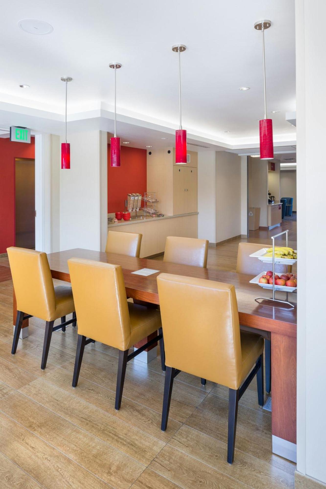 Towneplace By Marriott Suites Portland Vancouver Evergreen Екстер'єр фото